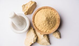 Benefits Of Multani Mitti For Face And Hair