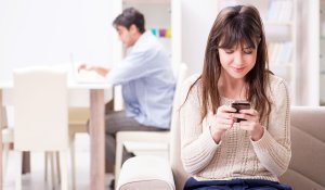 4 Clever Ways To Find Out If Your Partner Is Cheating Online