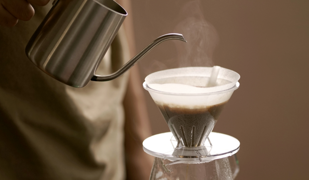 4 Common Practical Coffee Filter Substitutes You Can Find At Home Easily